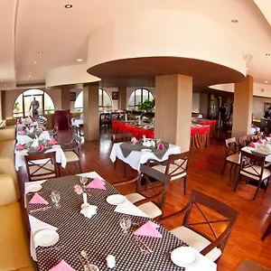 4* Hotell Paramount Tower